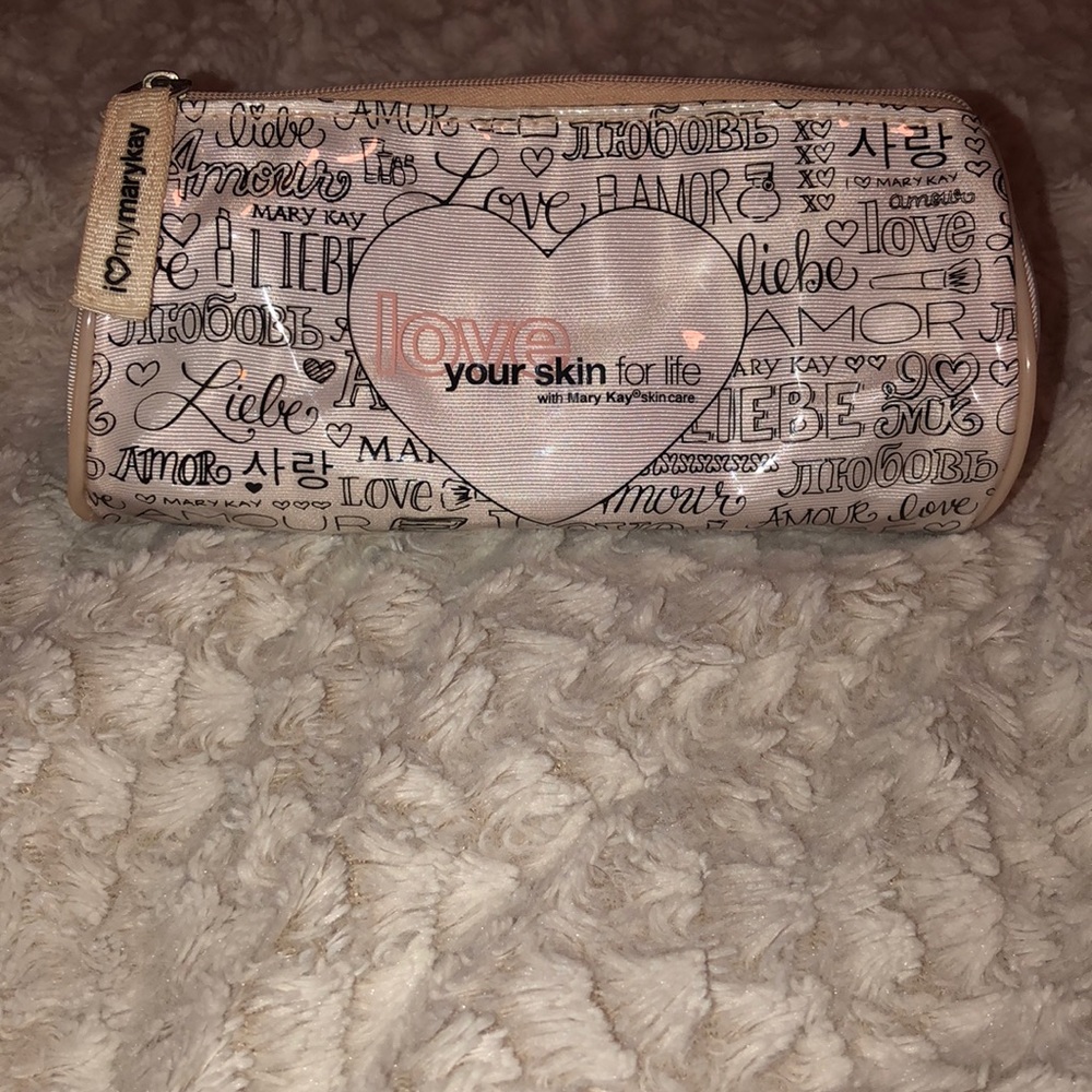 Mary Kay Love makeup bag